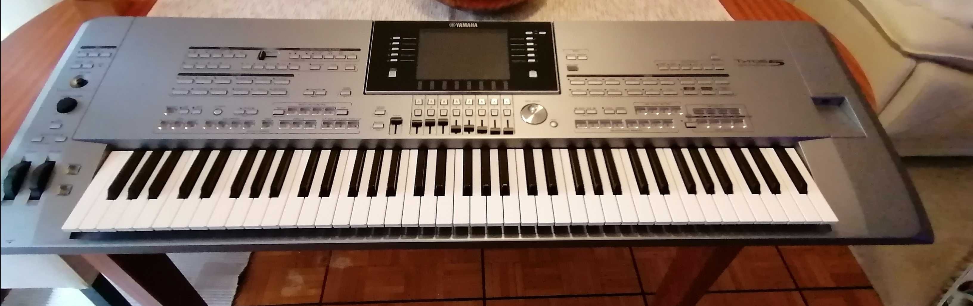 Teclado YAMAHA TYROS 5 76