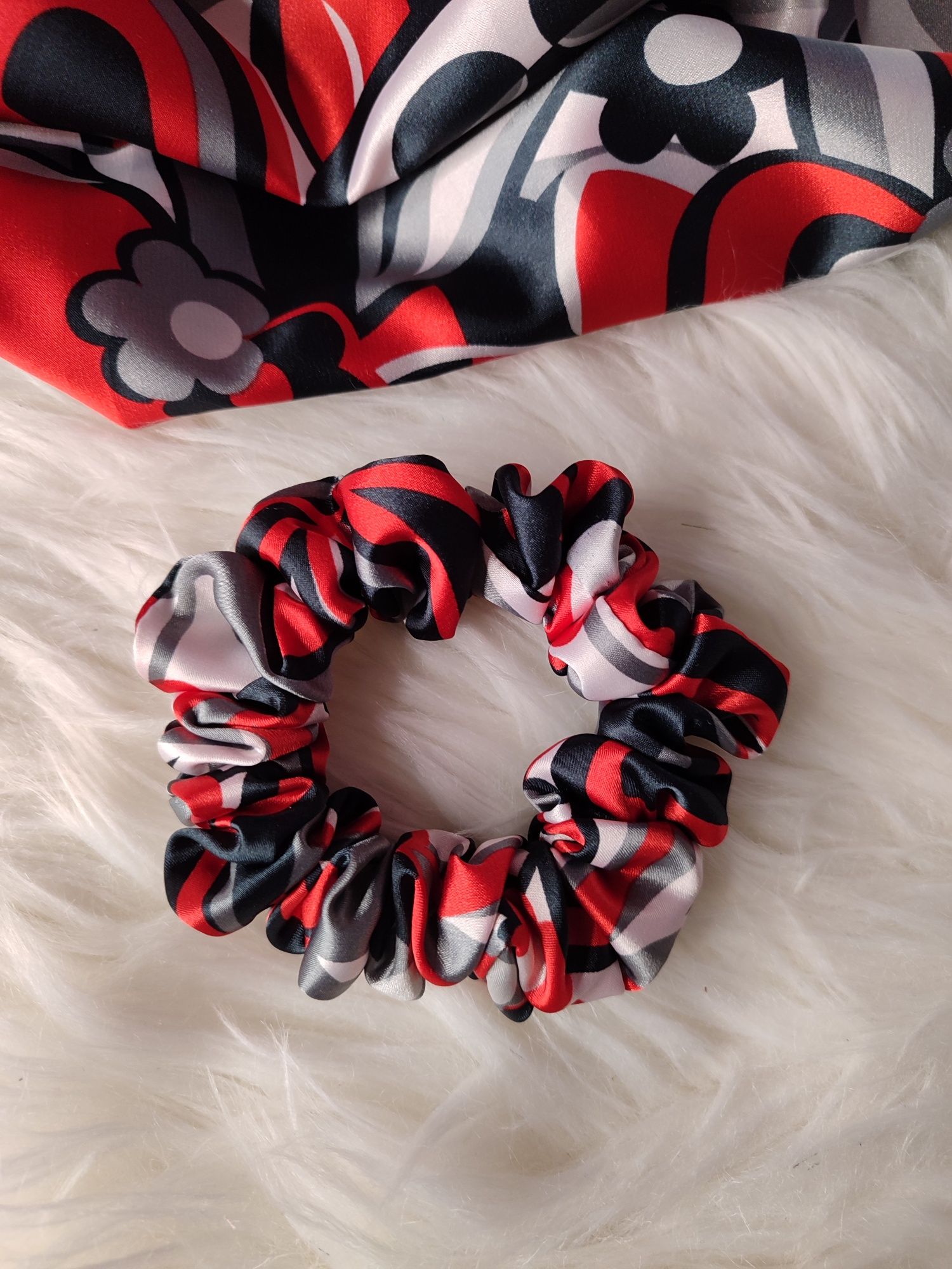 Scrunchie do włosów rozm S Jedwab Satyna Armani