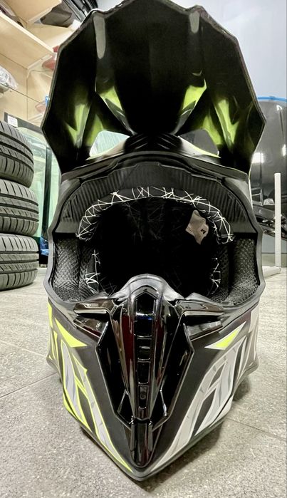 Продам новый шлем Airoh Twist