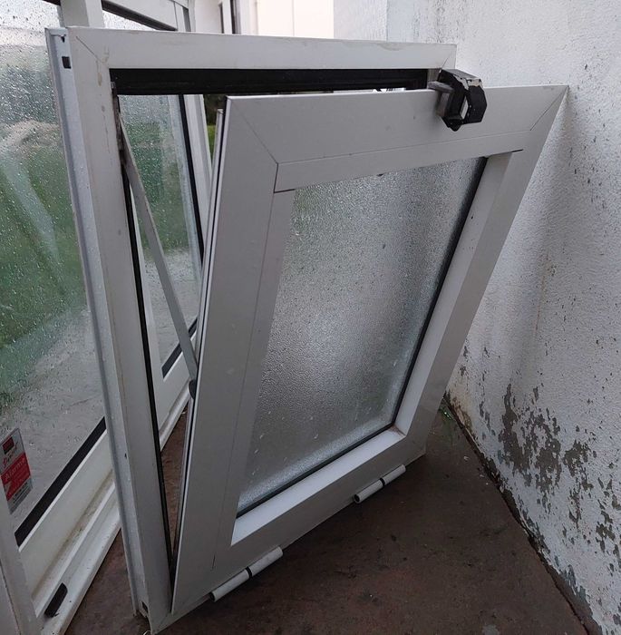 Janela basculante alumínio e vidro duplo