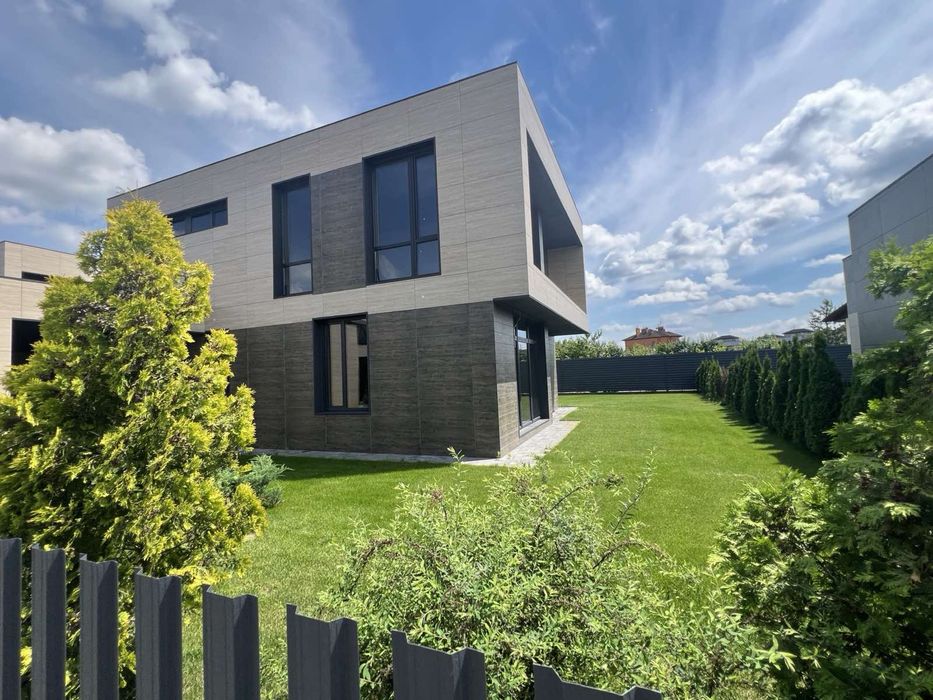 220000 продам дом с выходом на Днепр вишеньки. Рядом осокорки золоче