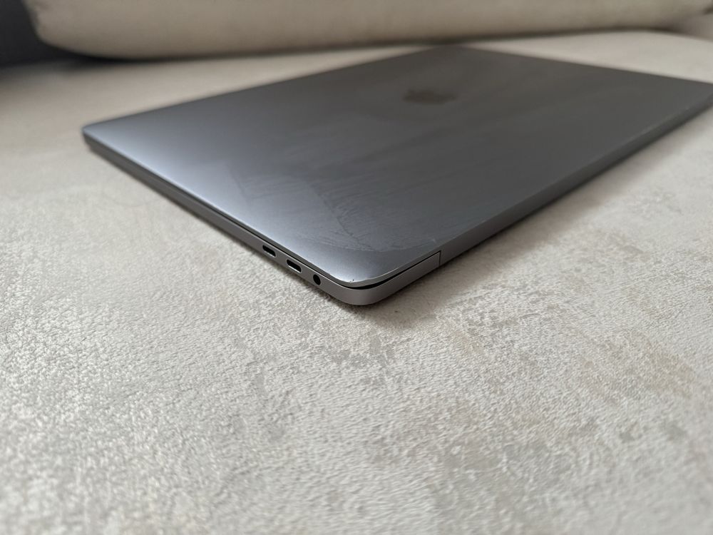 Особистий macbook pro 16 2019 i7/16/1tb