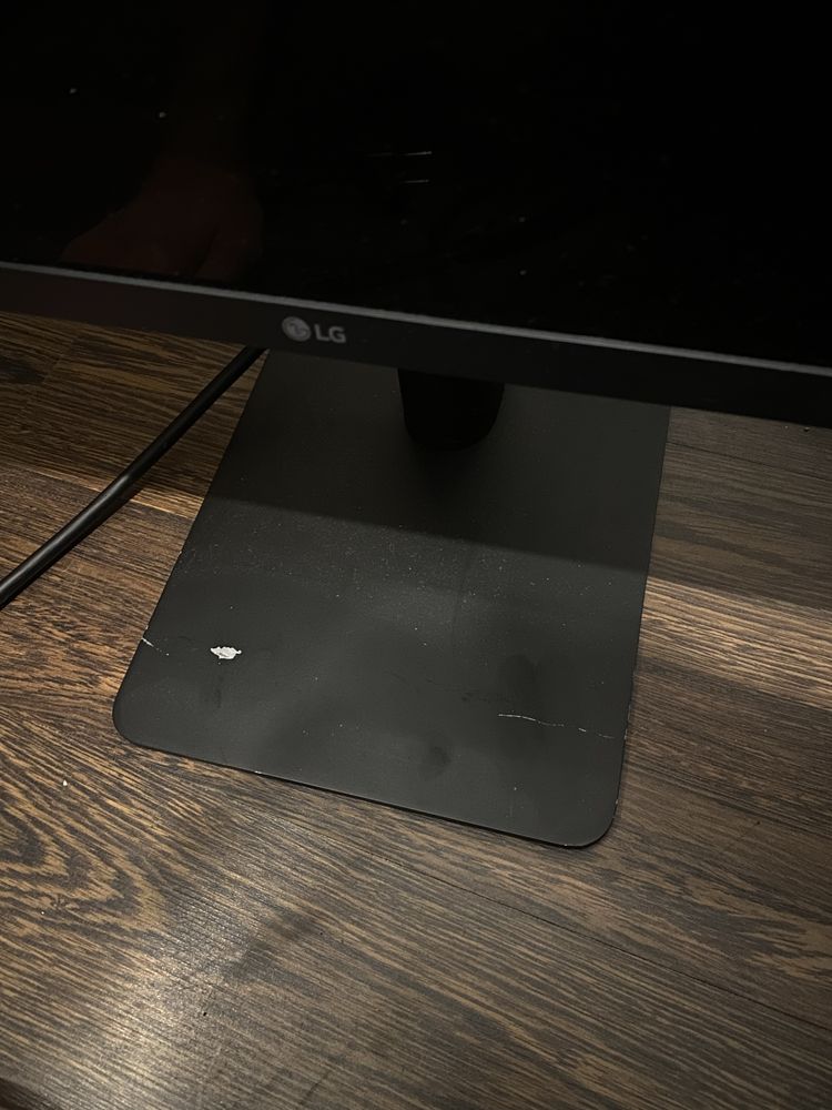 Monitor LG UltraFine 4K 22MD4KA idealny do MacBooka