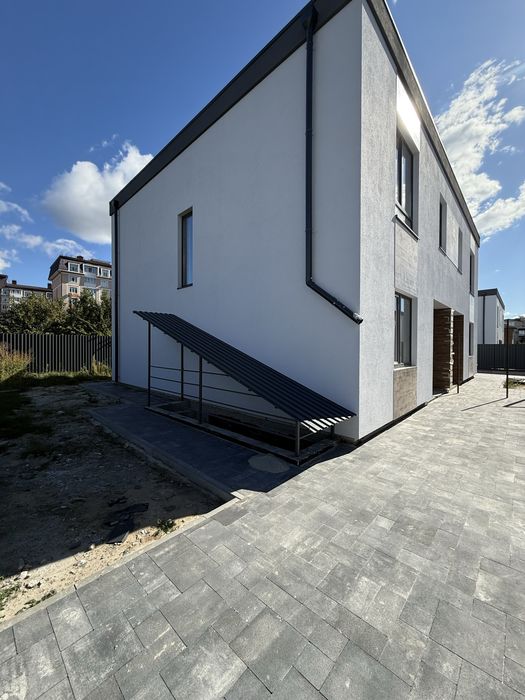 Дуплекс в центрі міста Буча з підвалом і центральними комунікаціями!