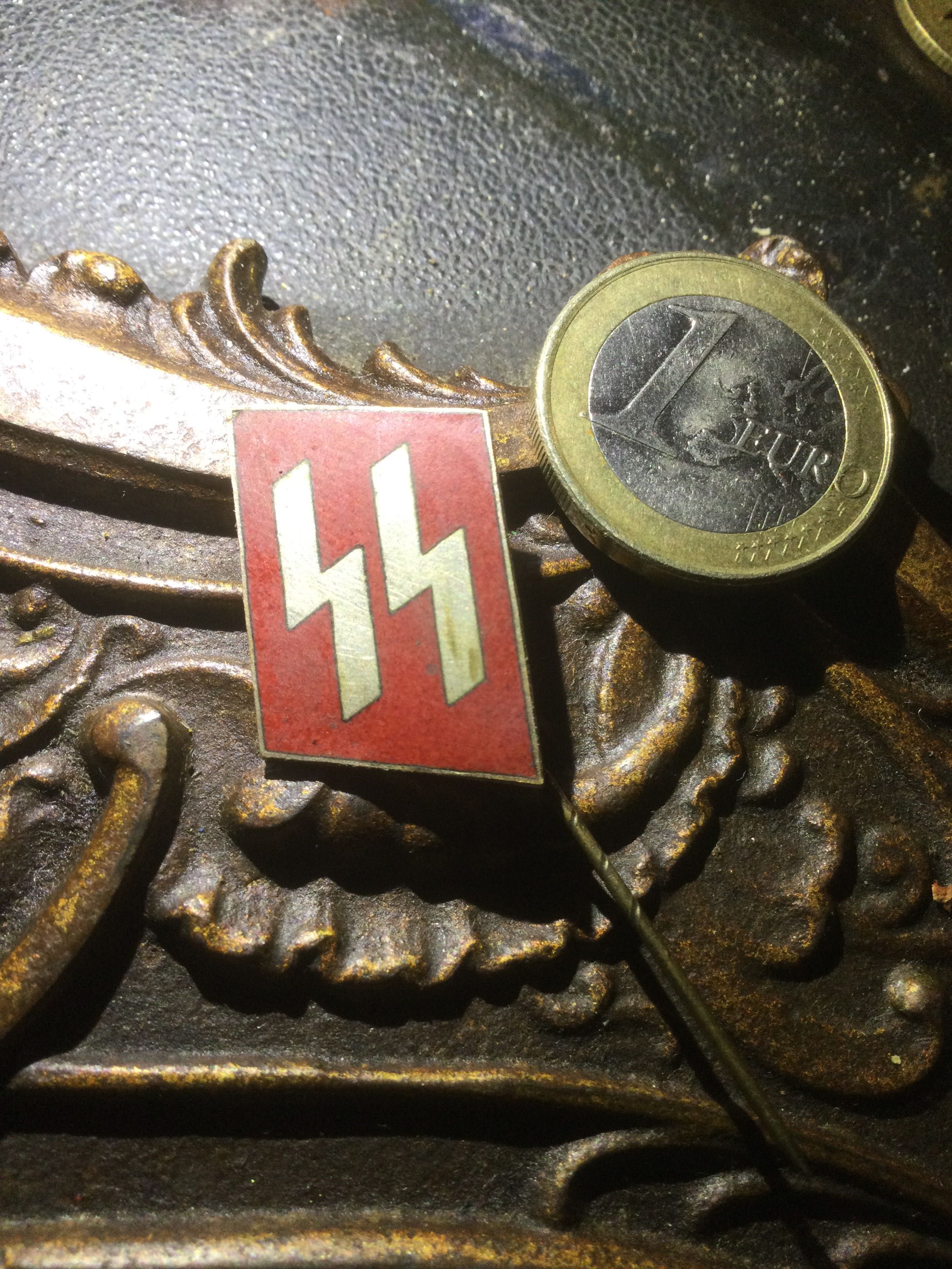 Alfinete SS Original Alemanha Nazi 3 cm por 2 centímetros Original