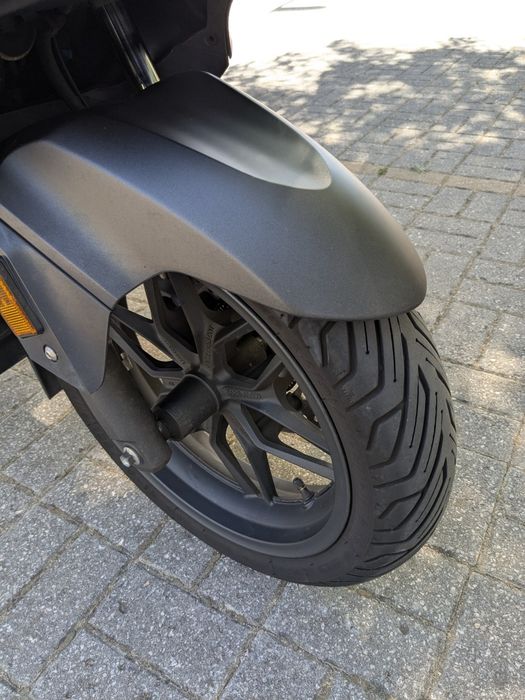 Honda Forza 300 de 2019 bom estado geral com extra