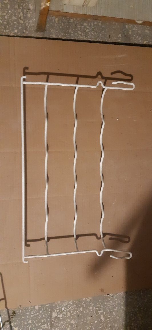 Stojaki na butelki 4 szt.na 21 butelek