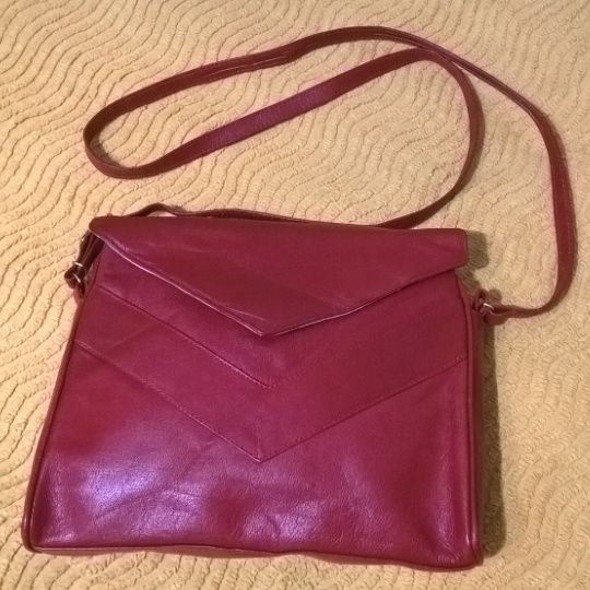 Красная сумка/ клатч с длинной ручкой 120 см на плечо, 23см х 20см