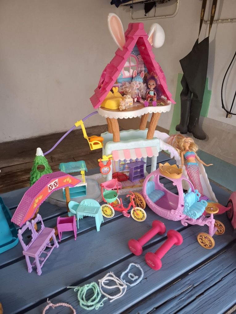Domek do lalek I samochody barbie