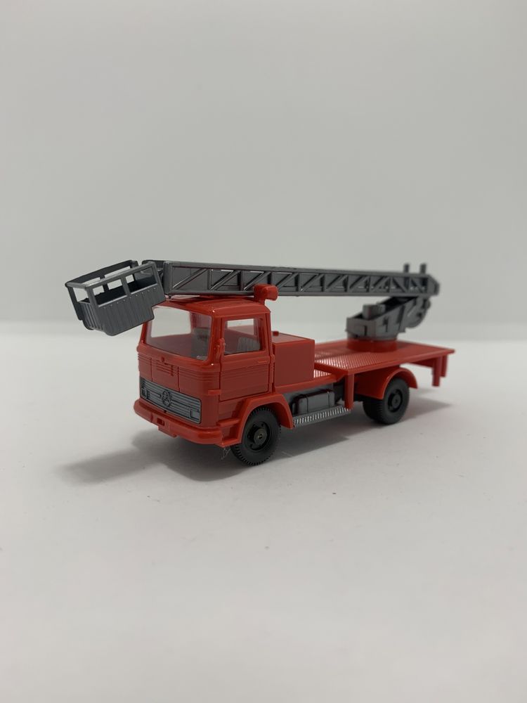 Mercedes Bombeiros com escada da Wiking escala H0 1/87