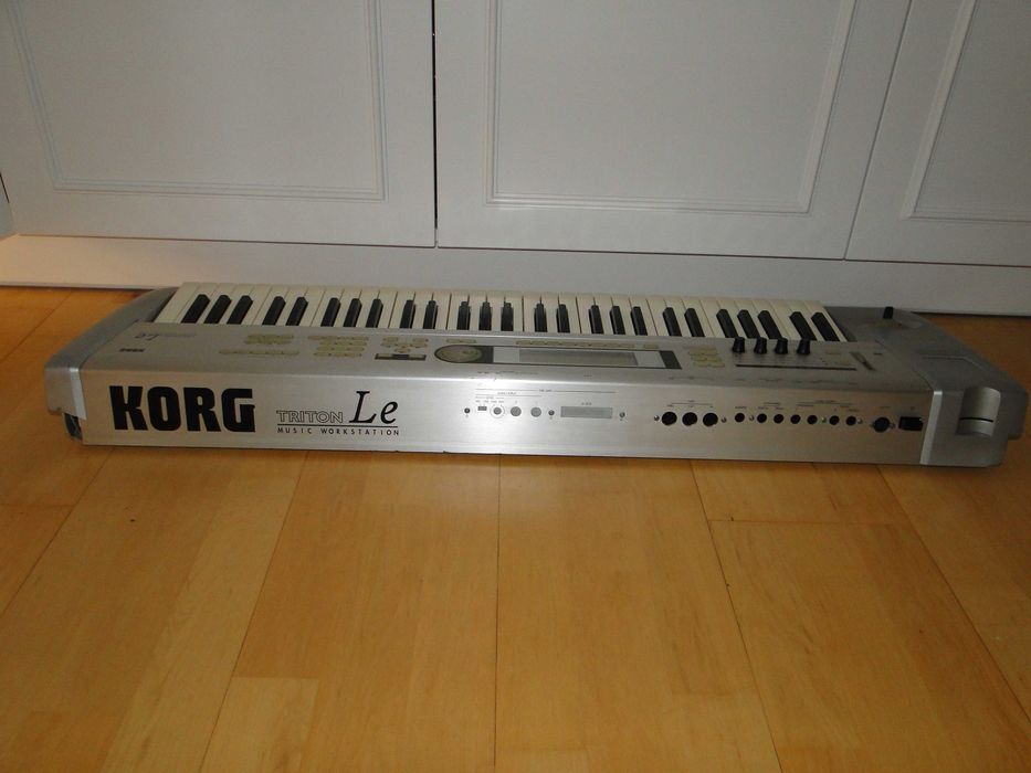 Zawodowy Syntezator Workstation KORG TRITON LE 61.Piękne Barwy.Okazja