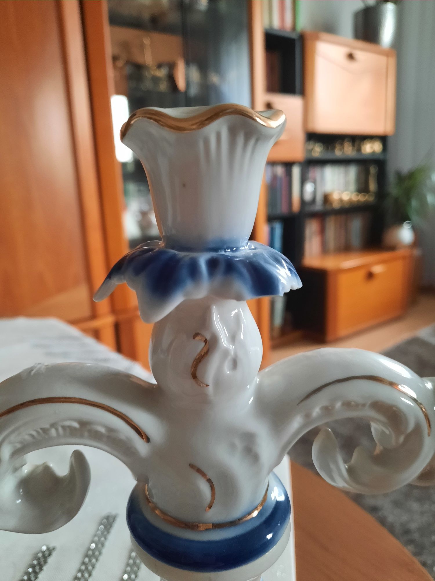 Porcelanowy świecznik wys. 24 rezerwacja,5 cm