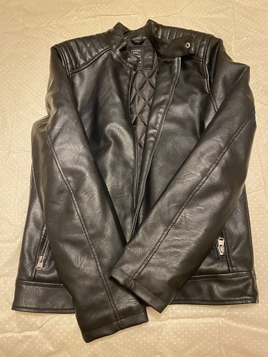 Varias peças de roupa Homem