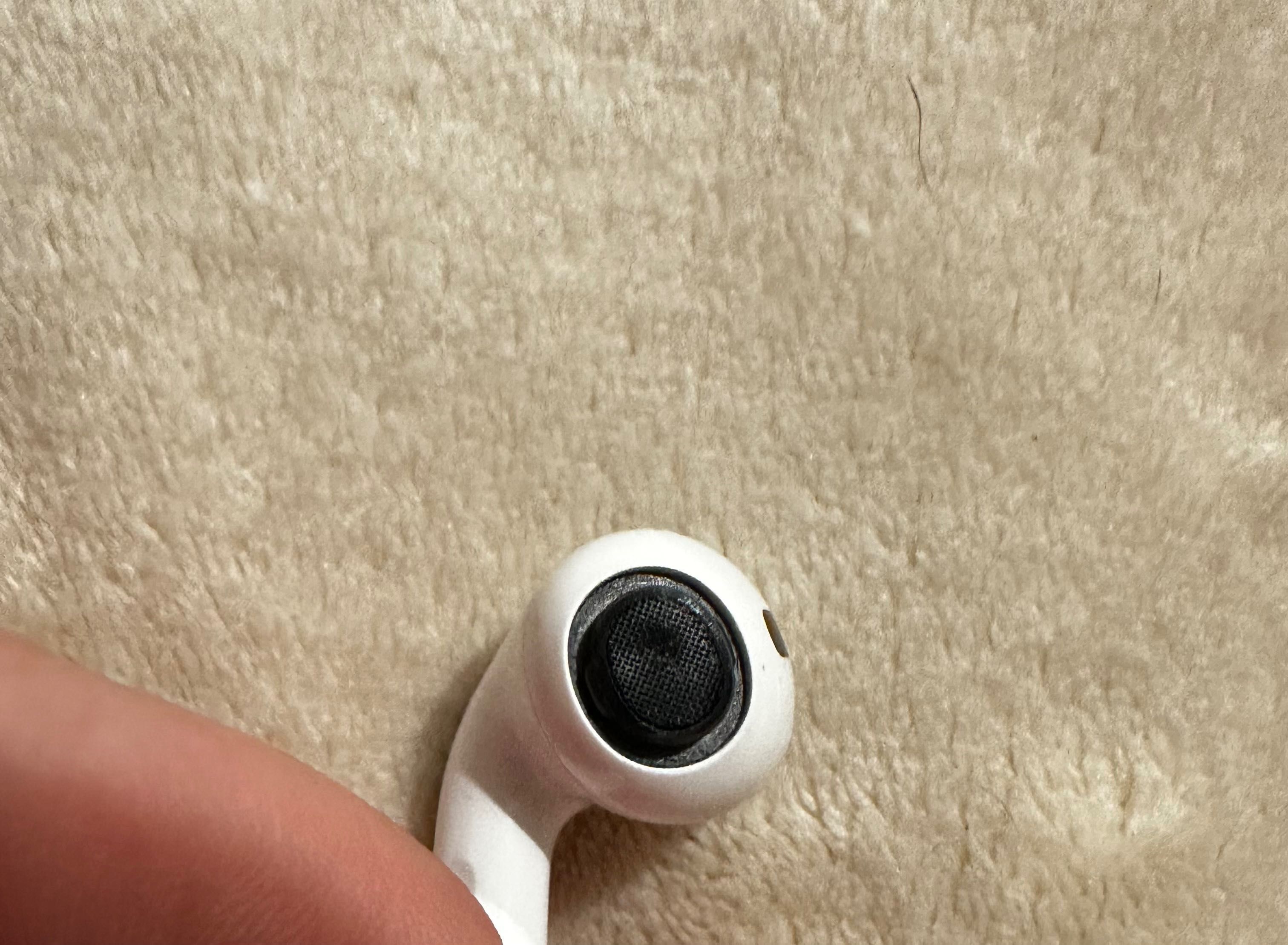 AirPods Pro (2nd generation) etui ładujące + prawa słuchawka