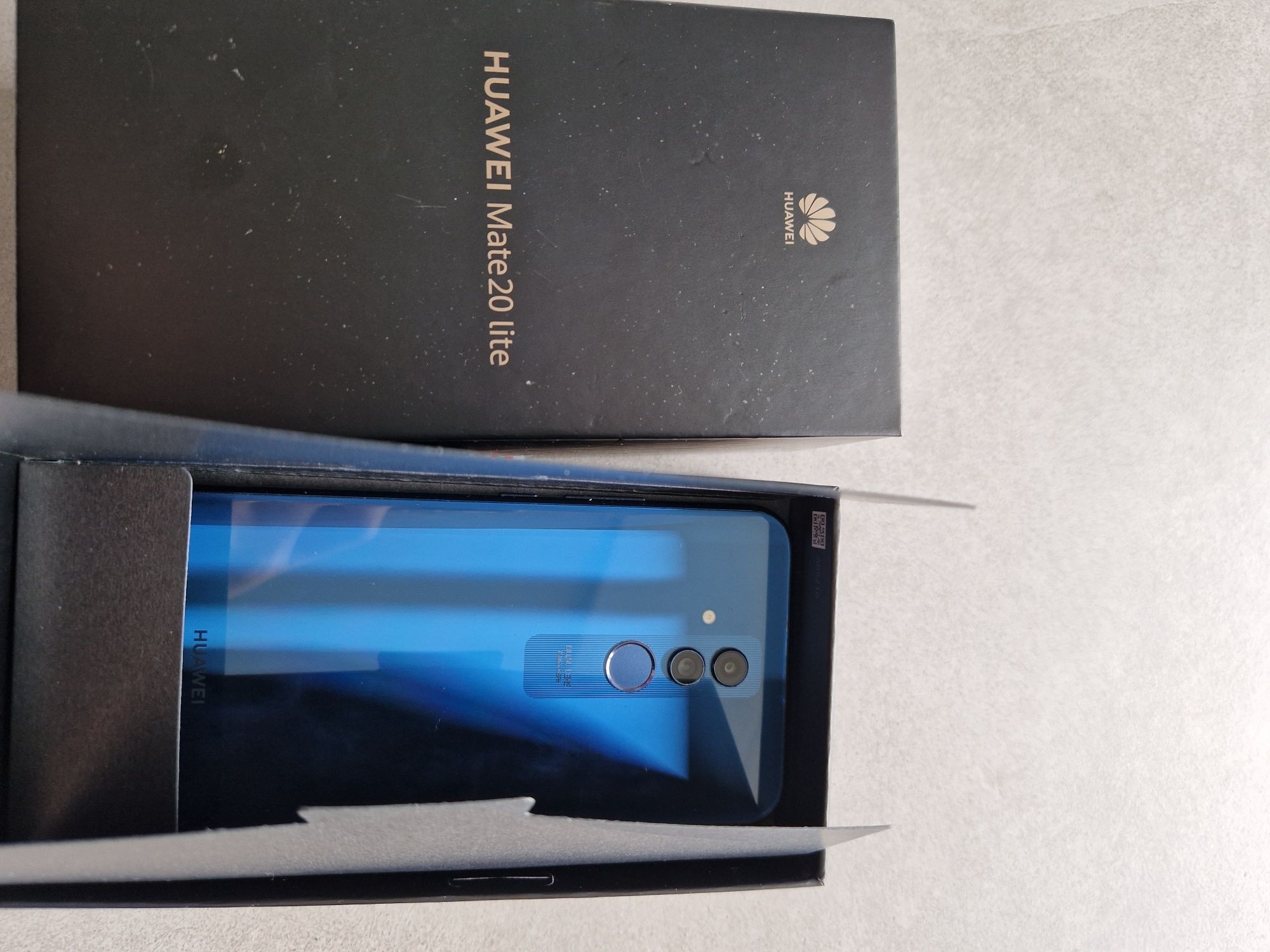 HUAWEI Mate 20 lite