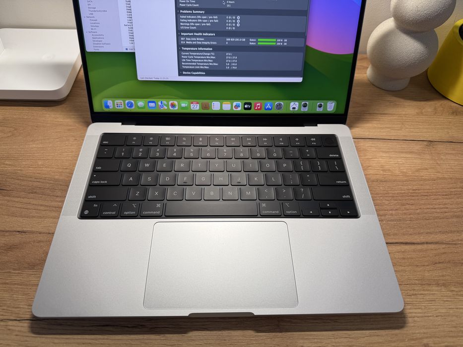 New MacBook Pro 14 2021 M1 Pro 32GB 512GB 3 цикли