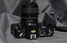 Vintage-Retro aparat analogowy NIKON z obiektywem