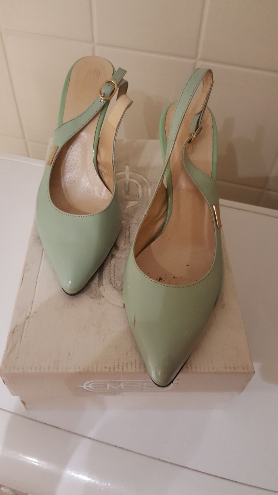 Buty na szpilce miętowe