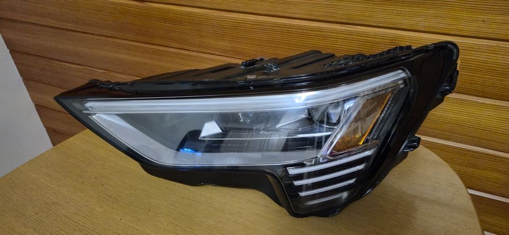 Audi E-Tron, Q8 Etron. Фара ліва USA. 4KE941035B.4KE941035E