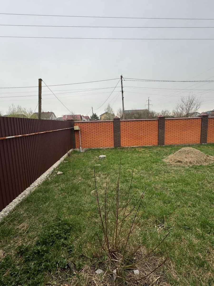 Затишний БУДИНОК в с. Загвіздя з земельною ділянкою