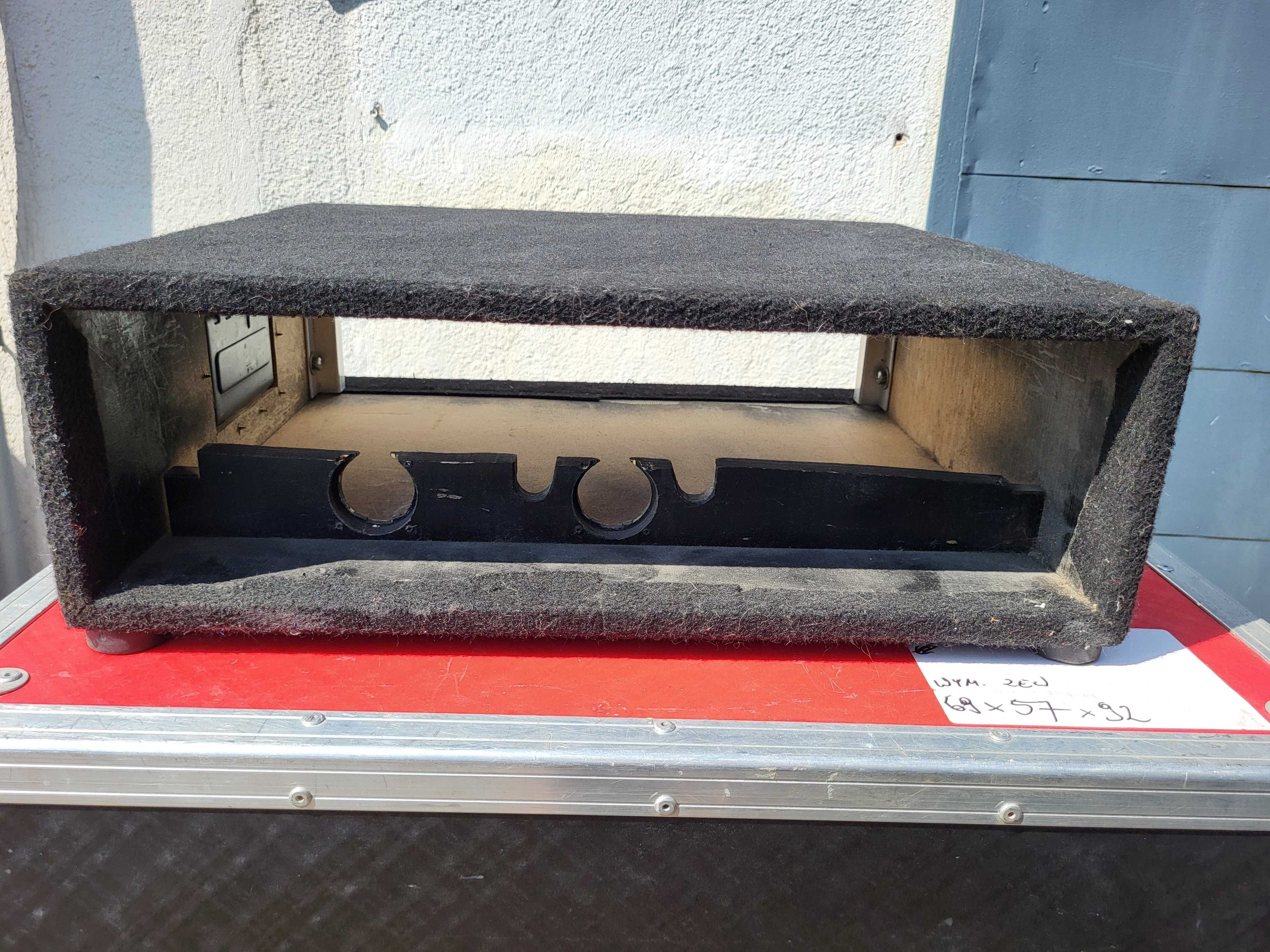 Stojak RACK 3U 19cali  gł. 42cm drewno w kocu / FAKTURA /
