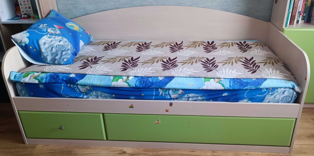 Ліжко з матрацем (дитяче) розмір 90*190