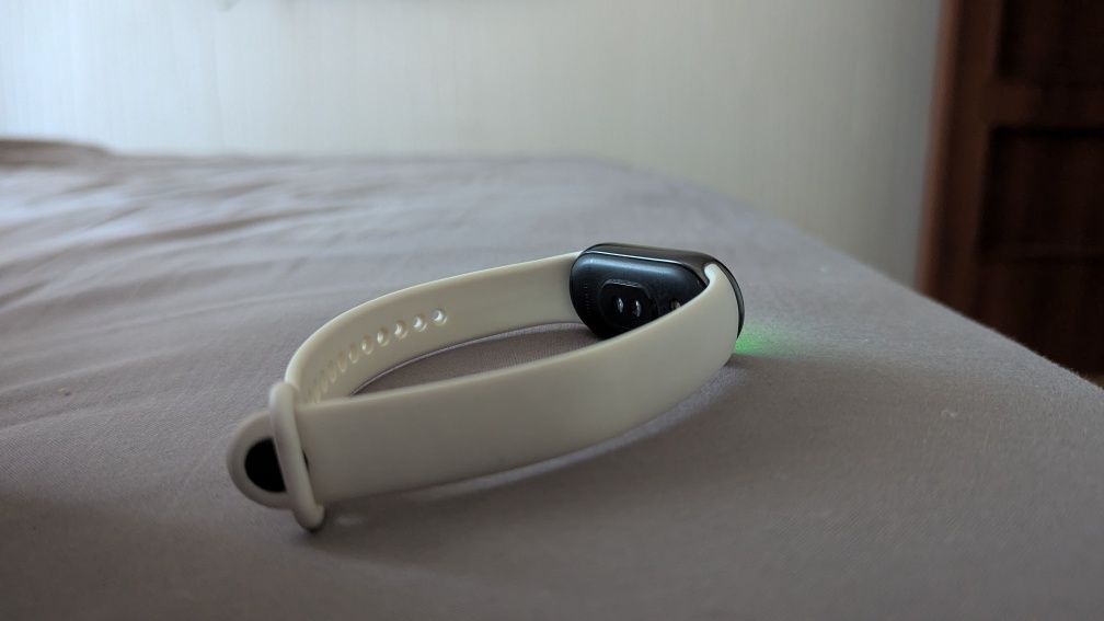Xiaomi Mi band 8 + ремешок в подарок