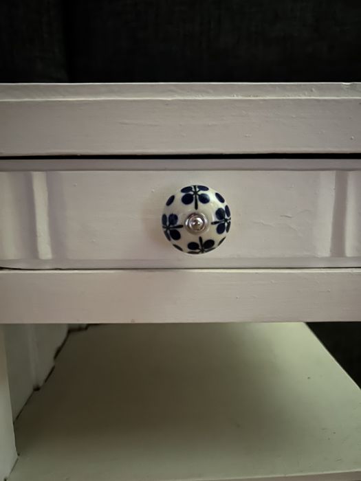 Mesa de Cabeceira antiga recuperada