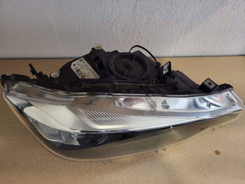 Farol direito BMW serie 3 F30 / F31  fase 2