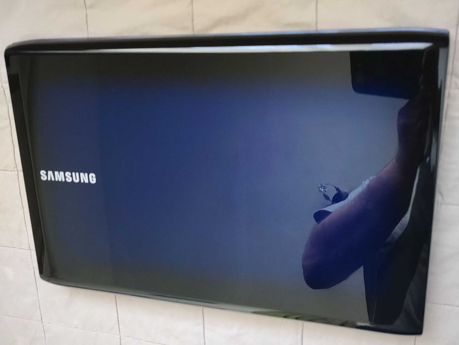Samsung R578, стан нового, 8Гб-О3П, SSD-128, AKБ-2гoд., Win11