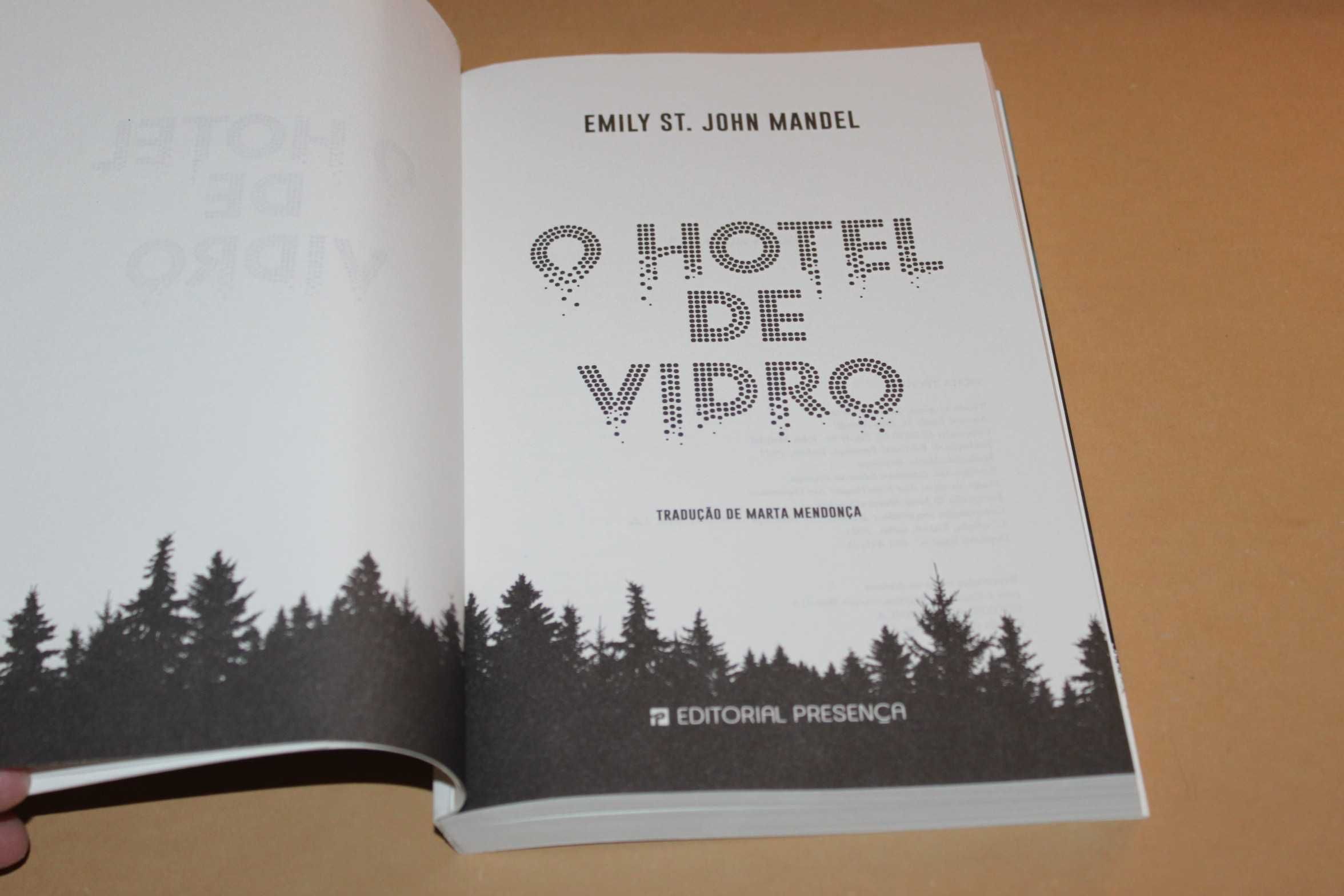 O Hotel de Vidro//Emily St.John Mandel