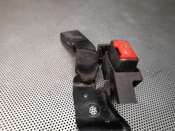 Encaixe de cinto trás esquerdo RENAULT Clio III (BR0/1, CR0/1)