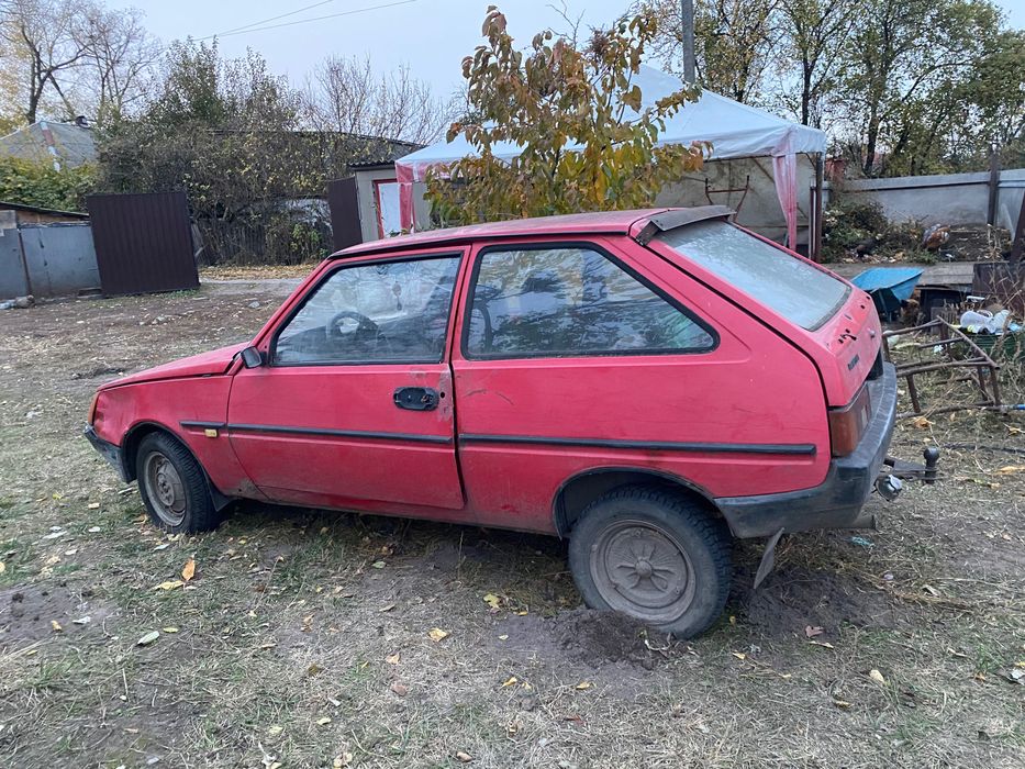 Автомобіль таврія (заз-1140) з фіатовським двигуном.