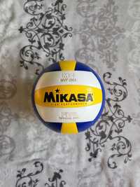 Nowa piłka do siatkówki Mikasa