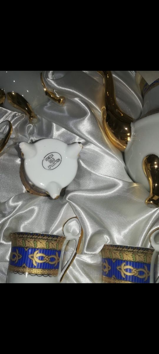conjunto cafe da marca Veneza gold Collection