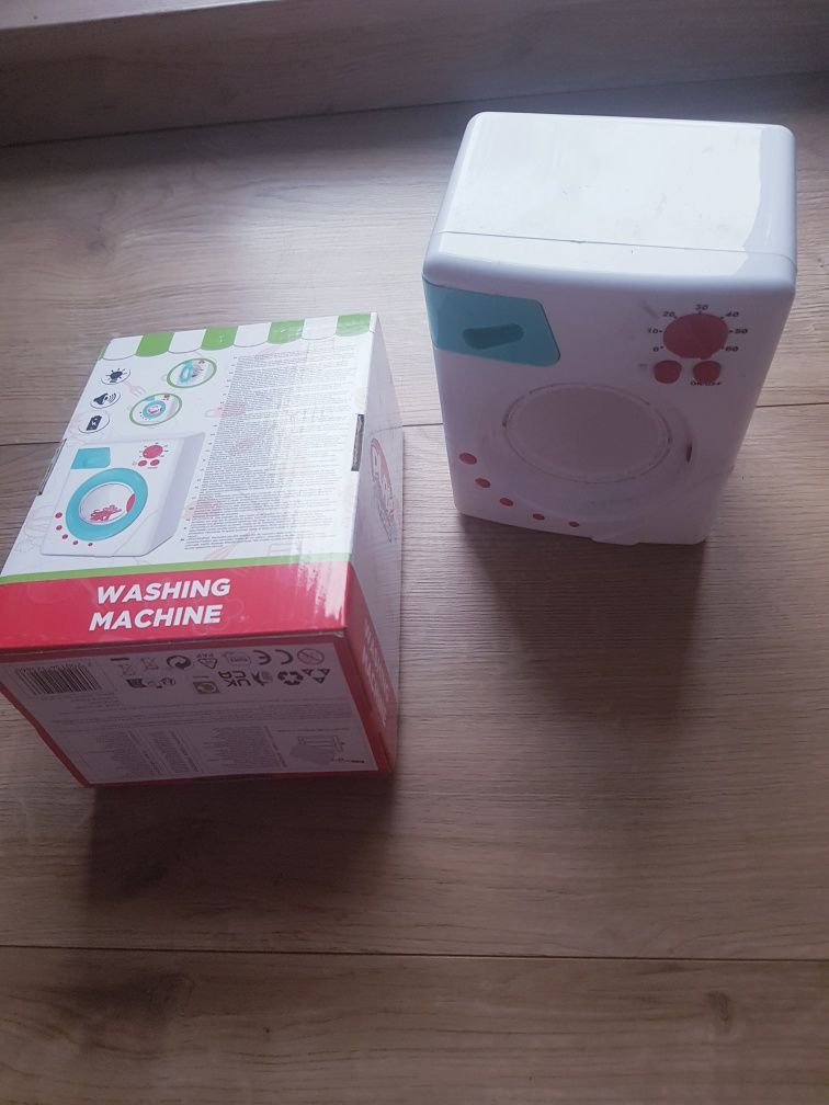 Zabawka pralka do zabawy dla dzieci marki Pepco.