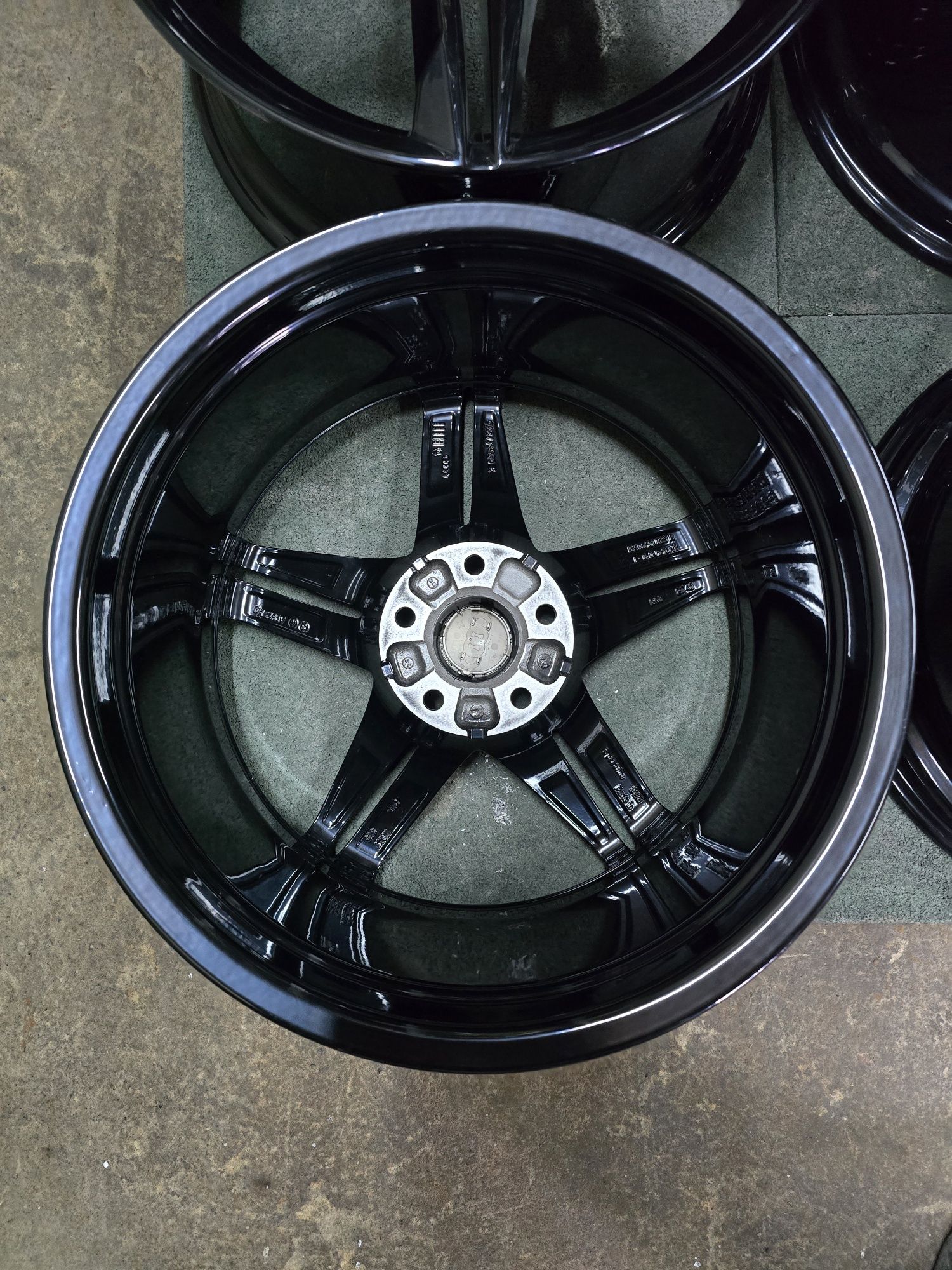 Felgi Audi 5x112 R18 ET40 66.6 A4 B9 B8 S4 A6 C7 C8 A5 S LINE 8W0 601