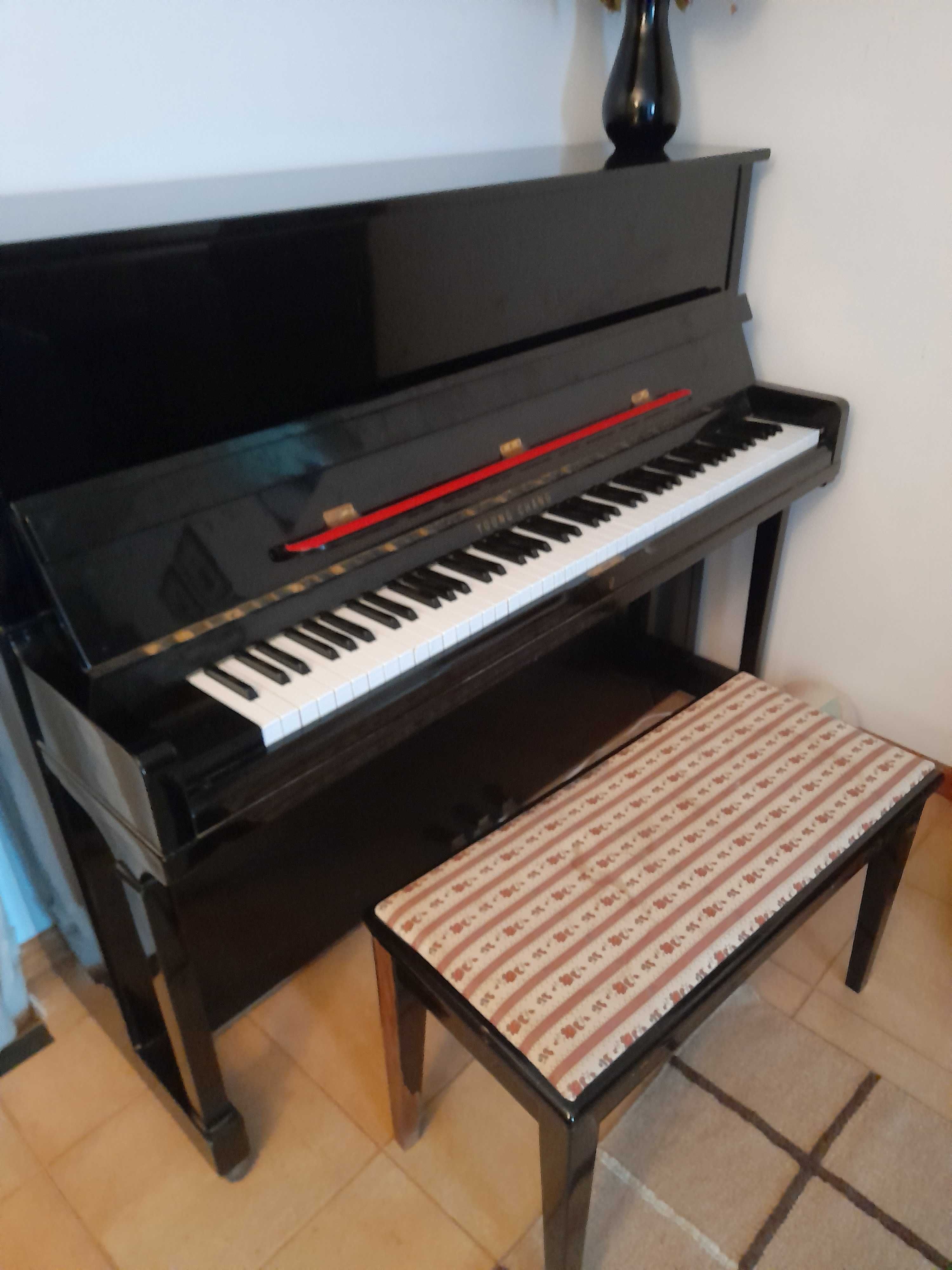 Piano Young Chang E-118