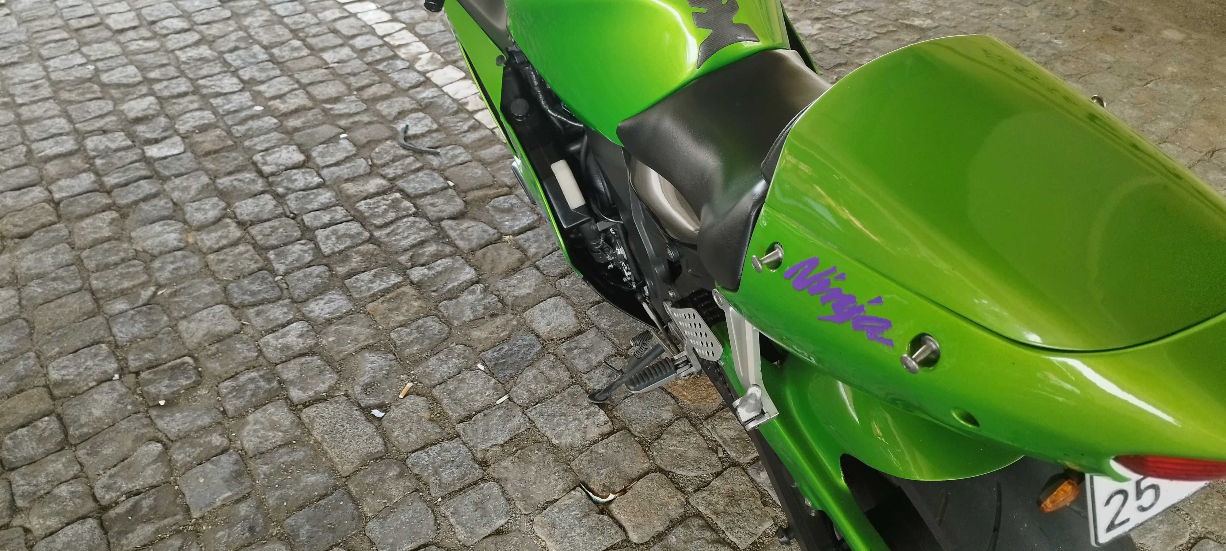 Kawasaki Ninja ZX12 R