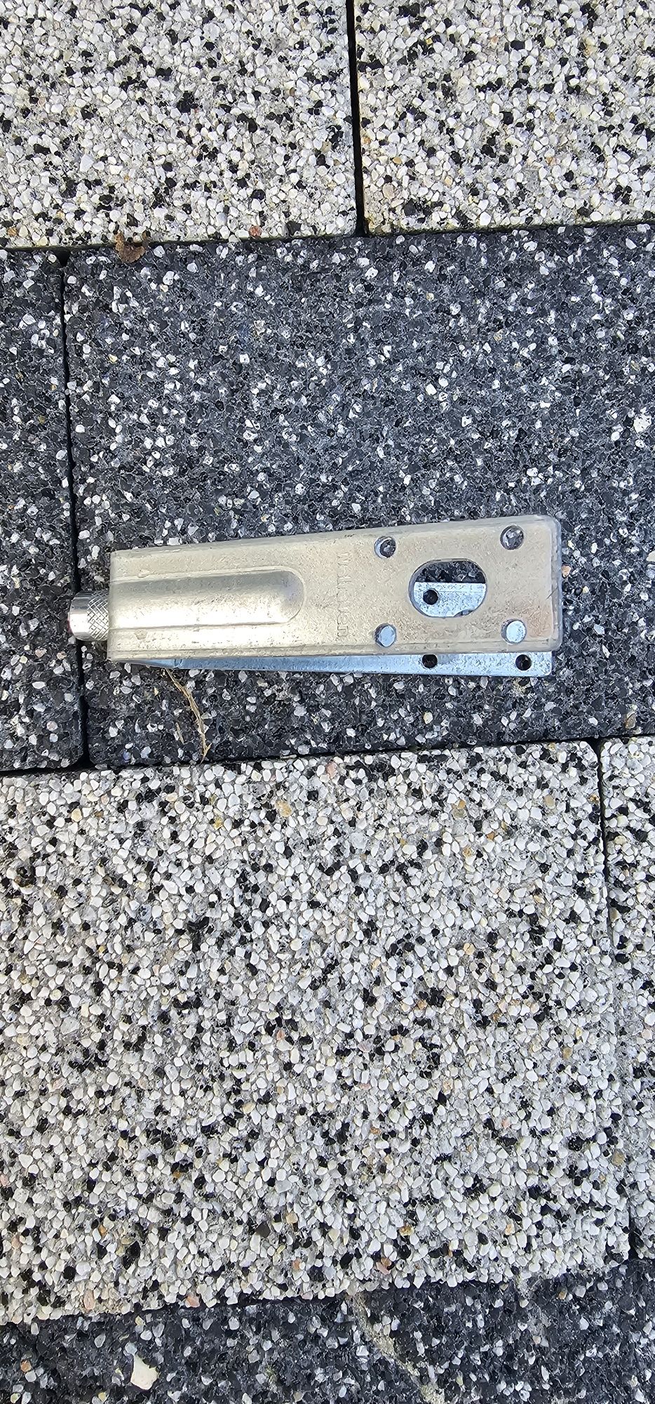 Wieszak do blachy trapezowej 100szt.