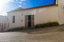 Armazém no Centro de São Marcos da Serra – Oportunidade Única!