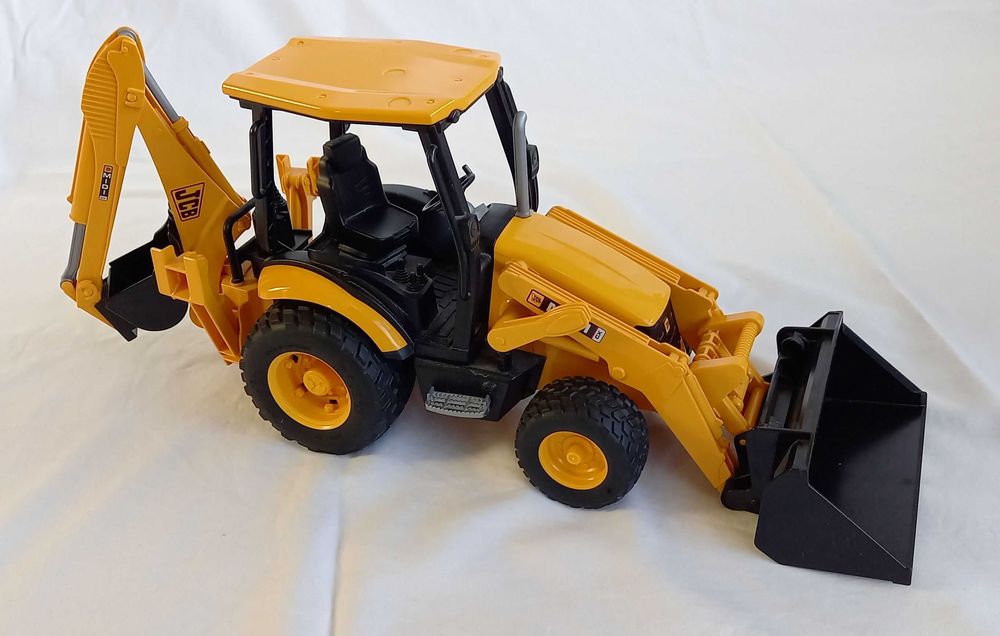Koparka JCB MIDI CX, autko marki Bruder 02427
