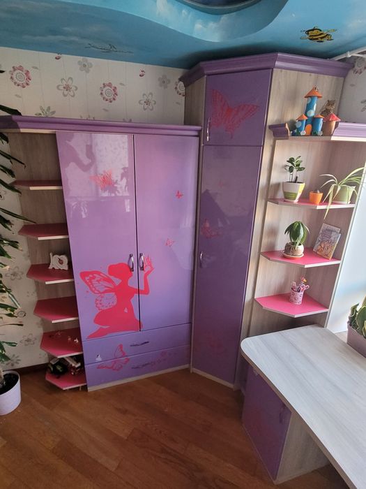 Дитячі меблі для дівчинки