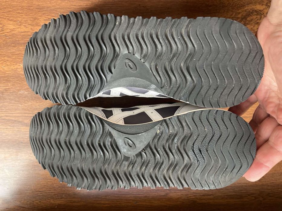 Кросівки 43 розмір на осінь ASICS оригінал