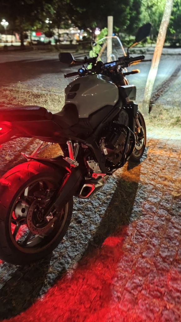 Vendo pára brisas Honda cb650r e-clutch