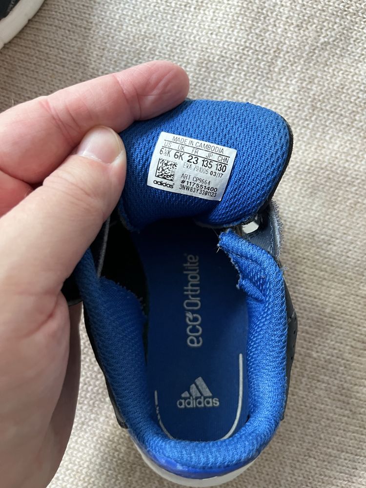 Buty sportowe Adidas 23