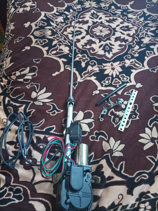 Антена виїздна універсальна нова 12v