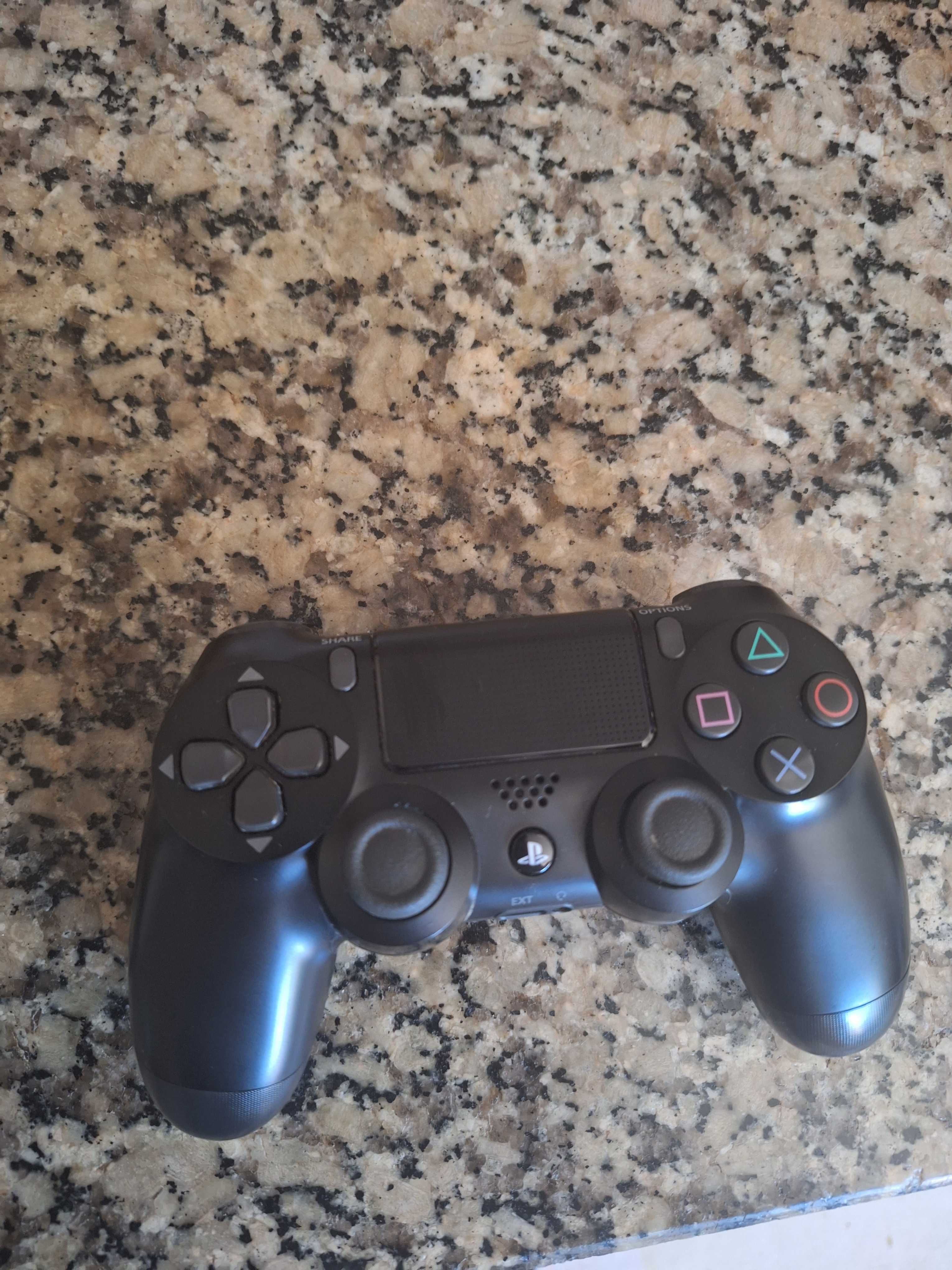 Consola Playstation 4 de 1 TB, usada mas como nova
