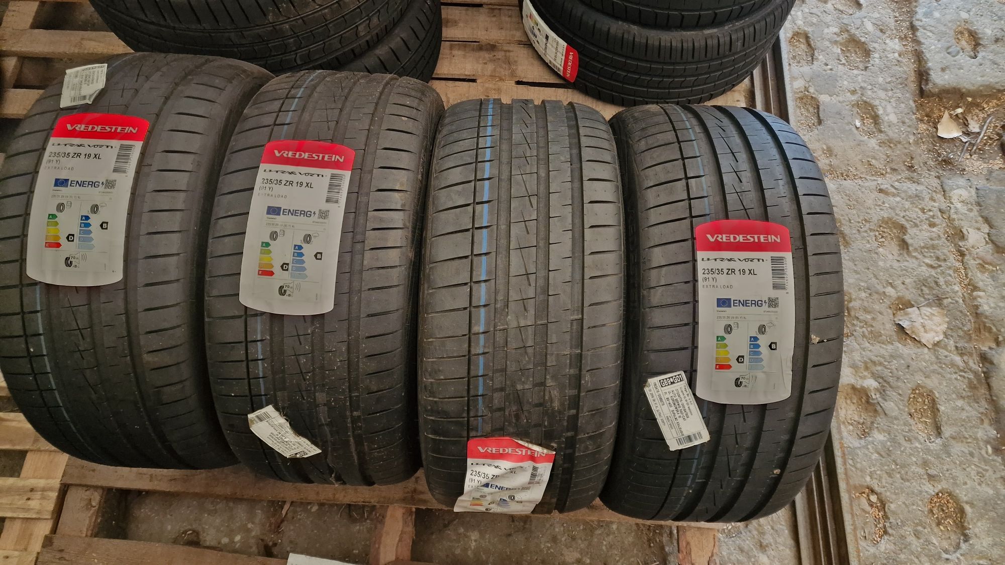 235/35r19 91Y XL Vredestein Ultrac Vorti +