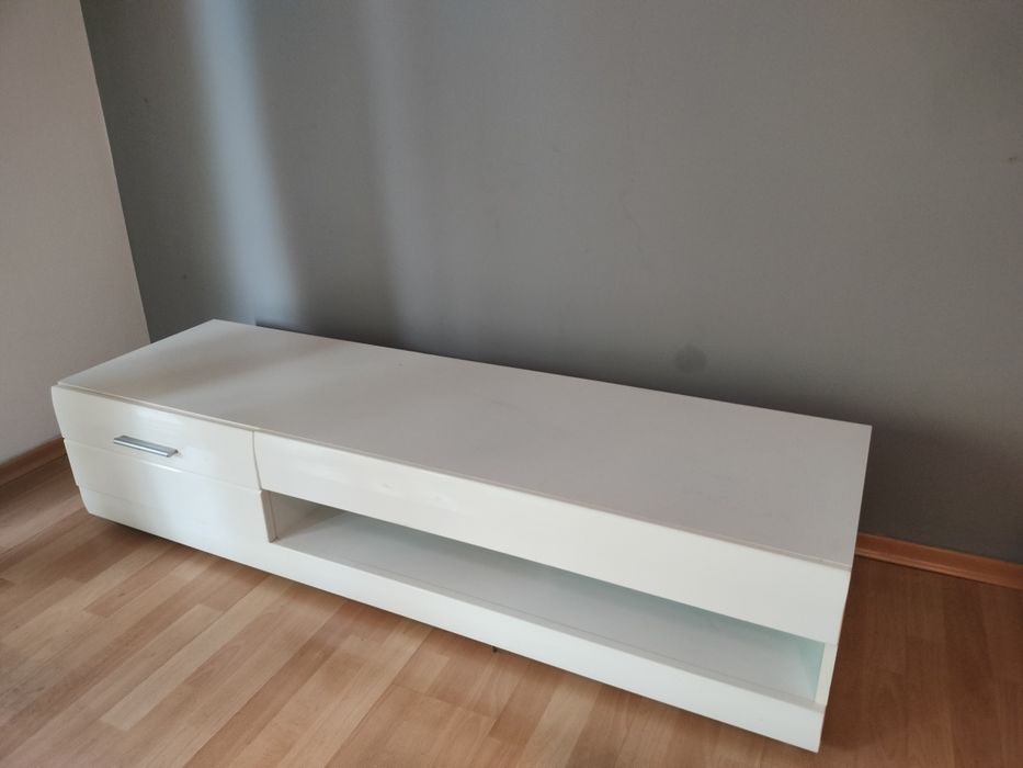 Szafka pod telewizor